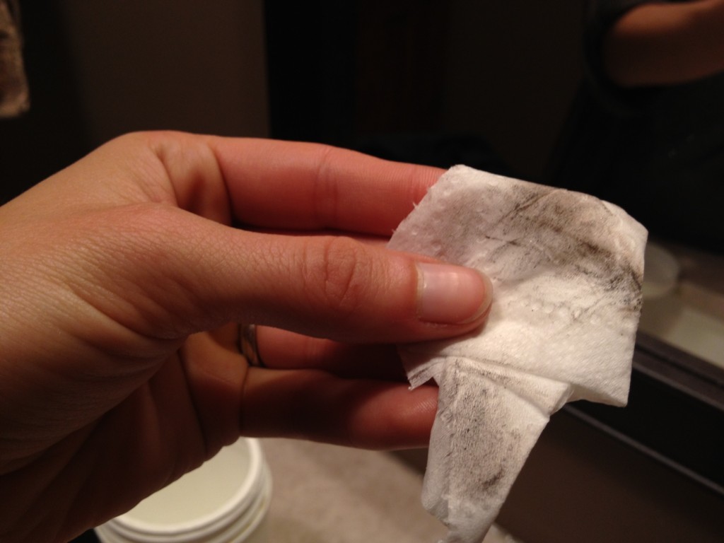 The evidence: coconut oil as a natural eye make-up remover The evidence: coconut oil as a natural eye make-up remover